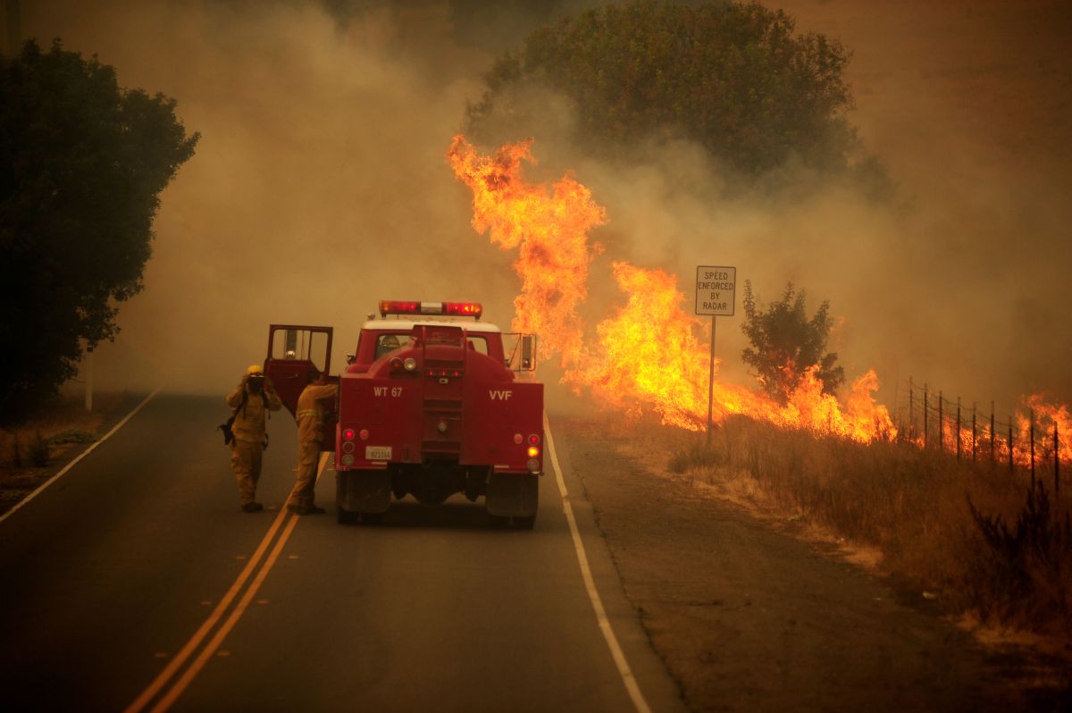 A fost decretată “stare de dezastru major” în California. Statul american e devastat de incendii