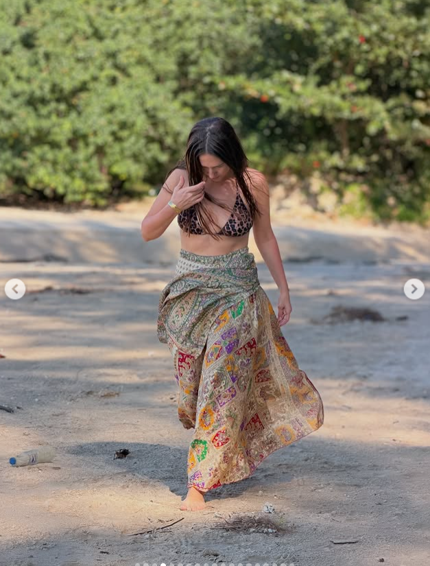 Imagini cu Adela Popescu și Radu Vâlcan în Thailanda. Cum au fost surprinși cei doi pe plajă