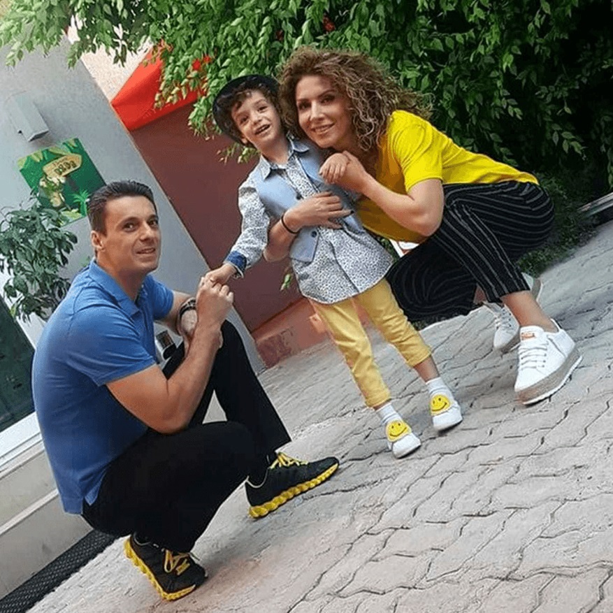 Motivul pentru care Carmen Brumă și Mircea Badea și-au mutat fiul la o școală privată: „Vlad nu s-a simțit bine”