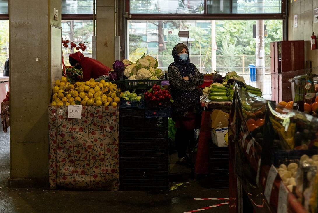 REPORTAJ. Supărarea comercianților dintr-o piață de la marginea Bucureștiului pe aglomerația de la Obor: “I-au văzut pe ei așa și ce au zis, hai să îi închidem pe toți”