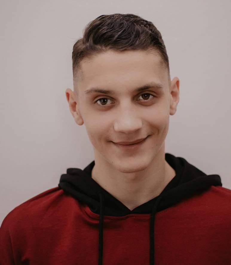 Viața lui Emanuel Ion, tânărul nevăzător de la „Românii au talent”. Cu ce se ocupă după ce a apărut în emisiunea de la PRO TV