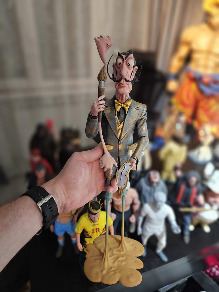 Băsescu, ca Popeye și Ceaușescu, ca personaj de joc din GTA. Suceveanul care îmbină tehnologia cu pasiunea pentru figurine: „Merităm să avem propriile noastre figurine 3D autohtone” 