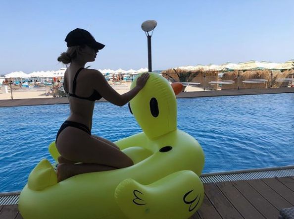 Fiica Anamariei Prodan, pe urmele mamei sale. Sarah a făcut senzație la mare | FOTO