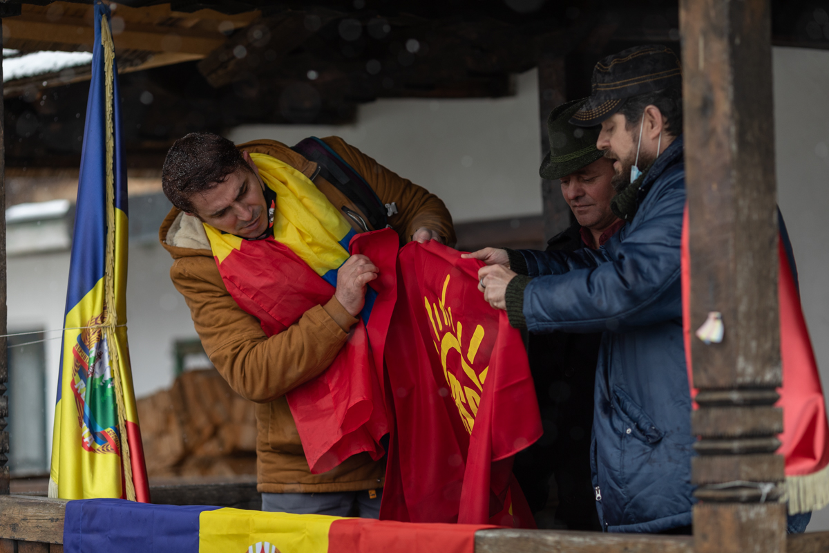 Acasă la Nicolae Ceaușescu, în Scornicești, de ziua fostului dictator. Ode, regrete și un oraș abandonat de oamenii plecați la muncă în afară