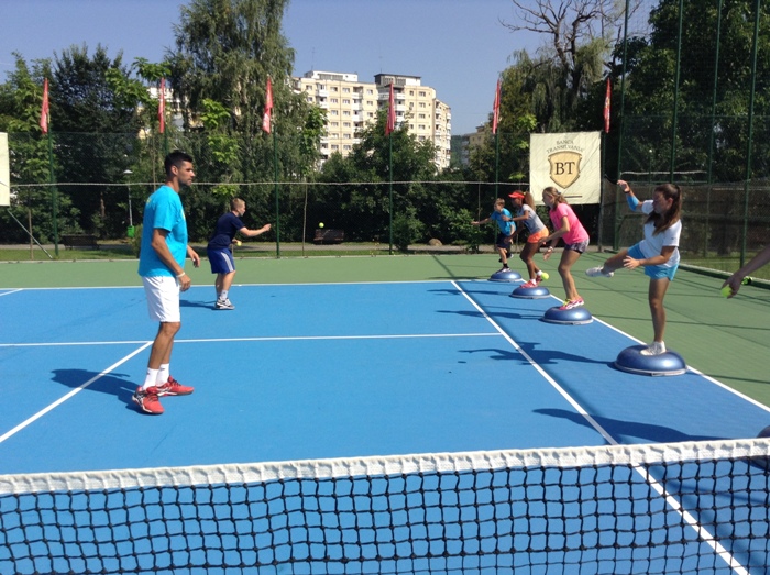 Cum poți lua lecții de tenis de la Victor Hănescu! Se lansează academia ce-i poartă numele