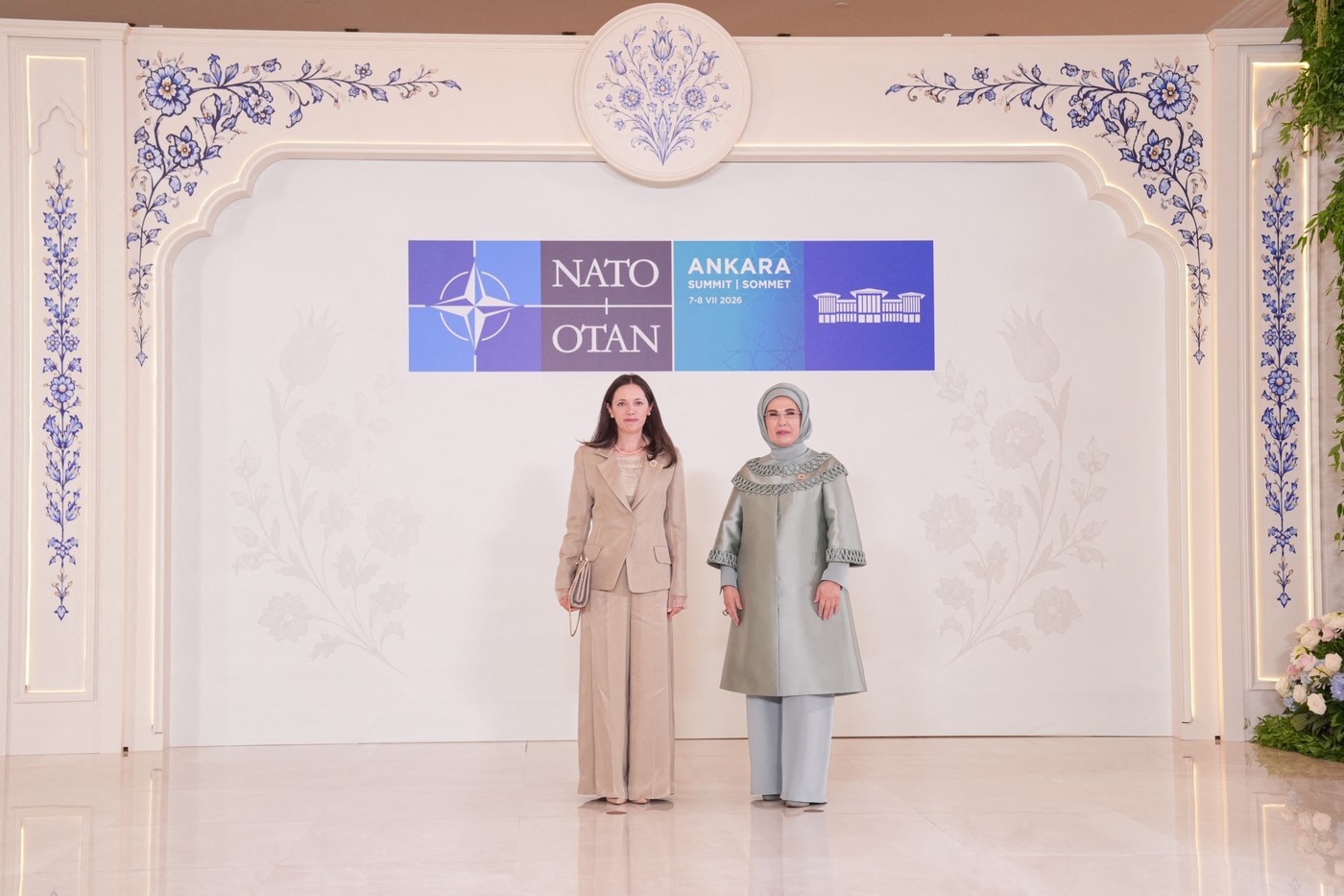 Cum s-a îmbrăcat Mirabela Grădinaru la evenimentele organizate de Emine Erdoğan, la Ankara. Imagini cu partenera lui Nicușor Dan