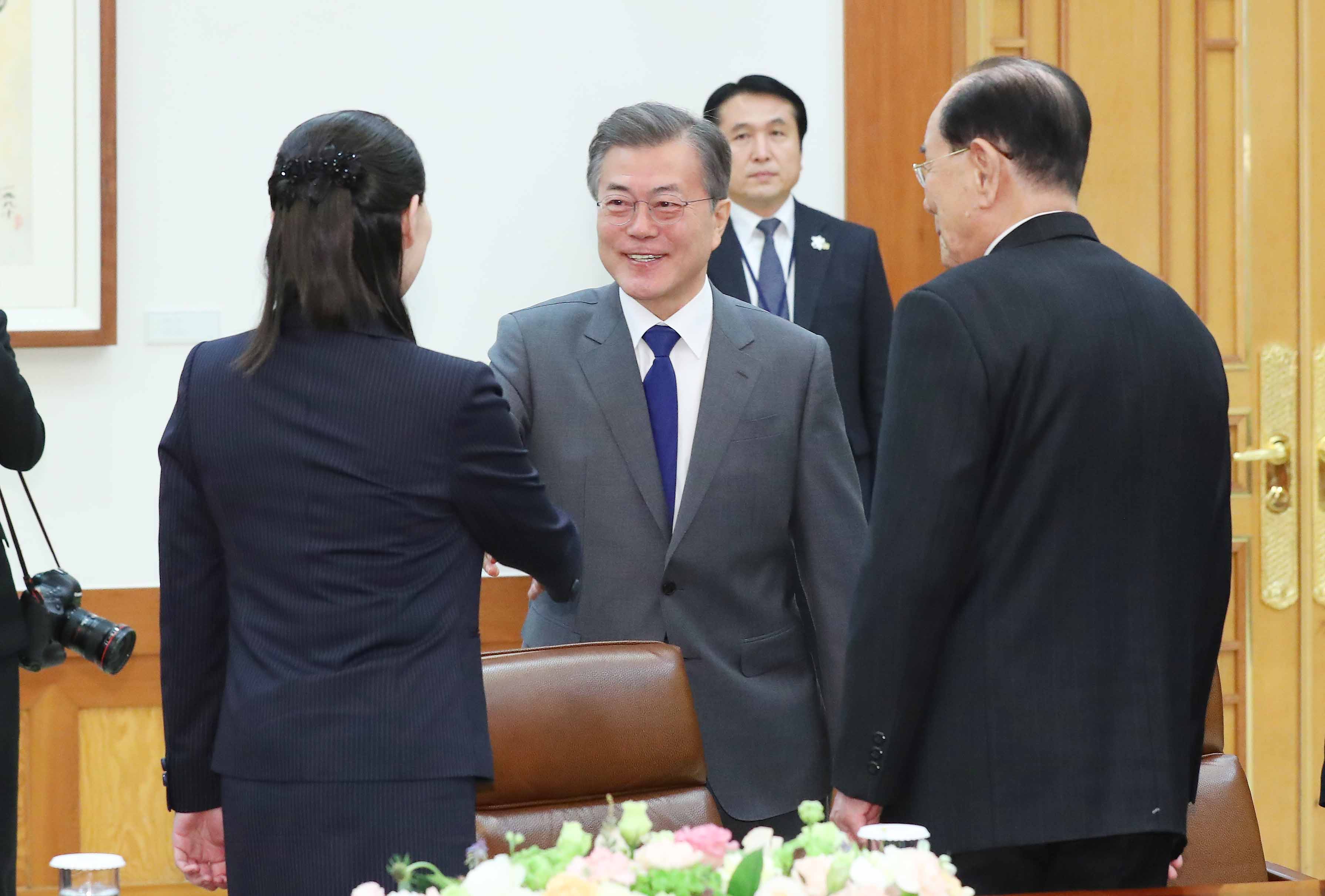 GALERIE FOTO | Președintele Coreei de Sud, invitat de Kim Jong-un la Phenian