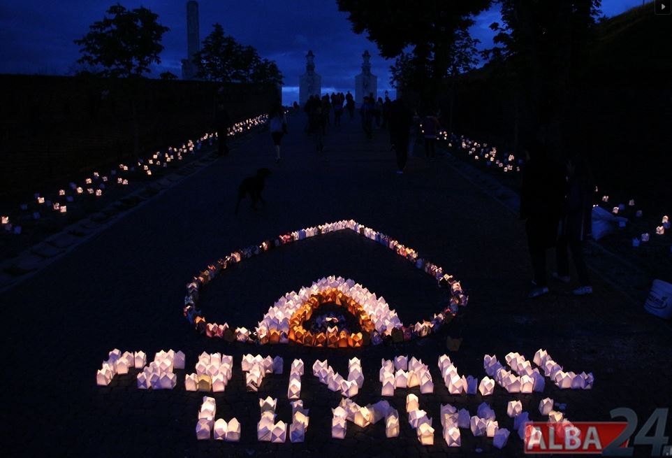 Peisaj de vis la Festivalul Luminii în Timișoara. Mii de lampioane au luminat Cetatea Alba Iulia Carolina
