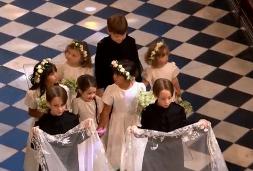 FOTO | Prinţul George şi Prinţesa Charlotte, adorabili la nunta regală