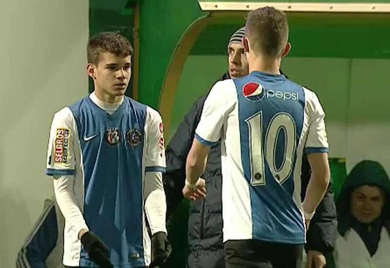 Ianis Hagi împlinește 18 ani. Fotbalistul își serbează majoratul la Florența. Debutează duminică în Serie A? | GALERIE FOTO