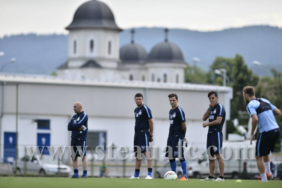 I-a ”omorât” cu zâmbetul pe buze! Rădoi, campion la tenis cu piciorul