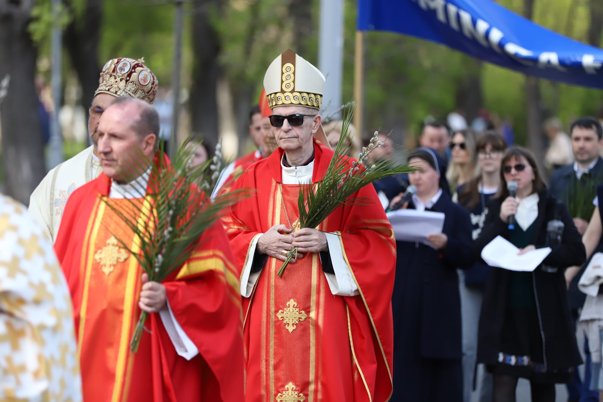 Pelerinajul de Florii, în București: sute de credincioși catolici au participat azi la tradiționala procesiune religioasă