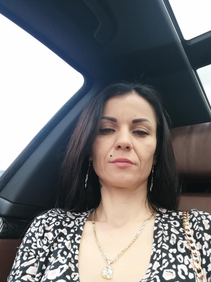 Cum s-a ridicat în lumea interlopă „Regina drogurilor” care s-a spânzurat la Rahova: Marsilia Mantu „prepara” stupefiante la cuptorul cu microunde și le vindea la geam
