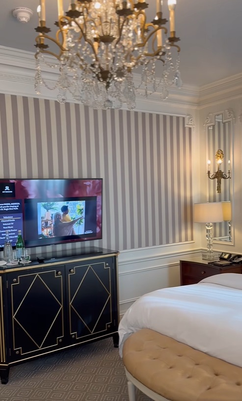 Cum arată camera de hotel în care a stat Andreea Marin în New York. Prețul pentru o noapte de cazare în locația de cinci stele nu e mic