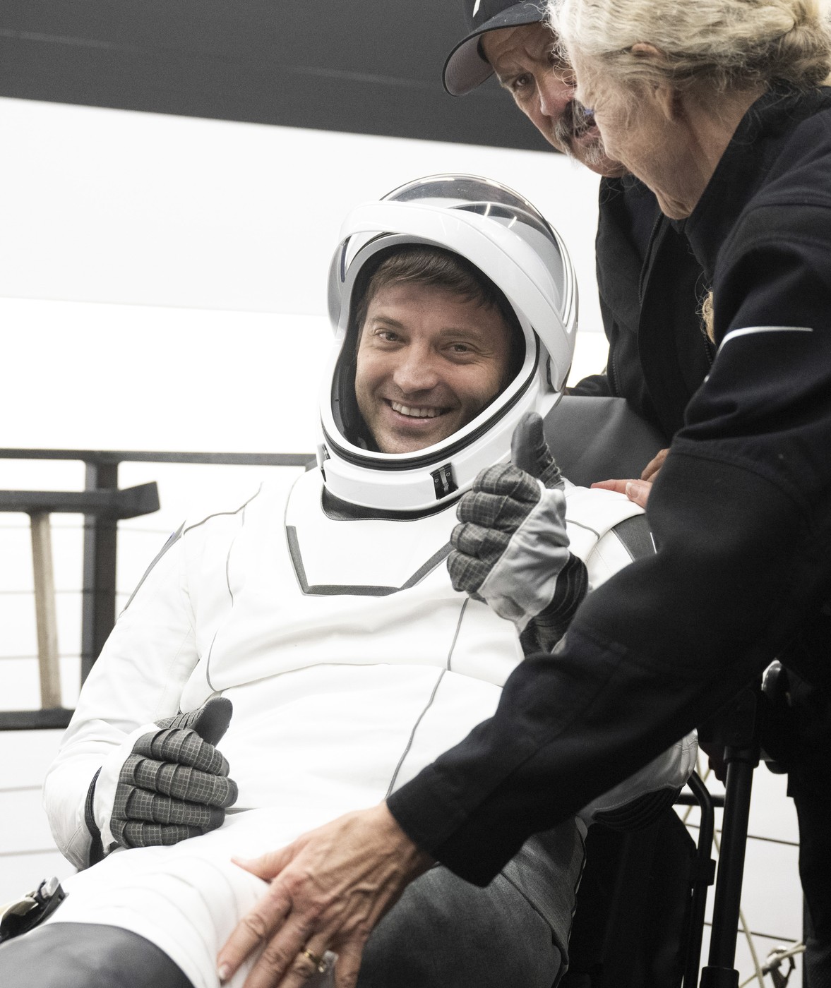 Un astronaut întors din misiunea de opt luni de pe Stația Spațială Internațională a fost spitalizat la doar câteva ore după aterizare 