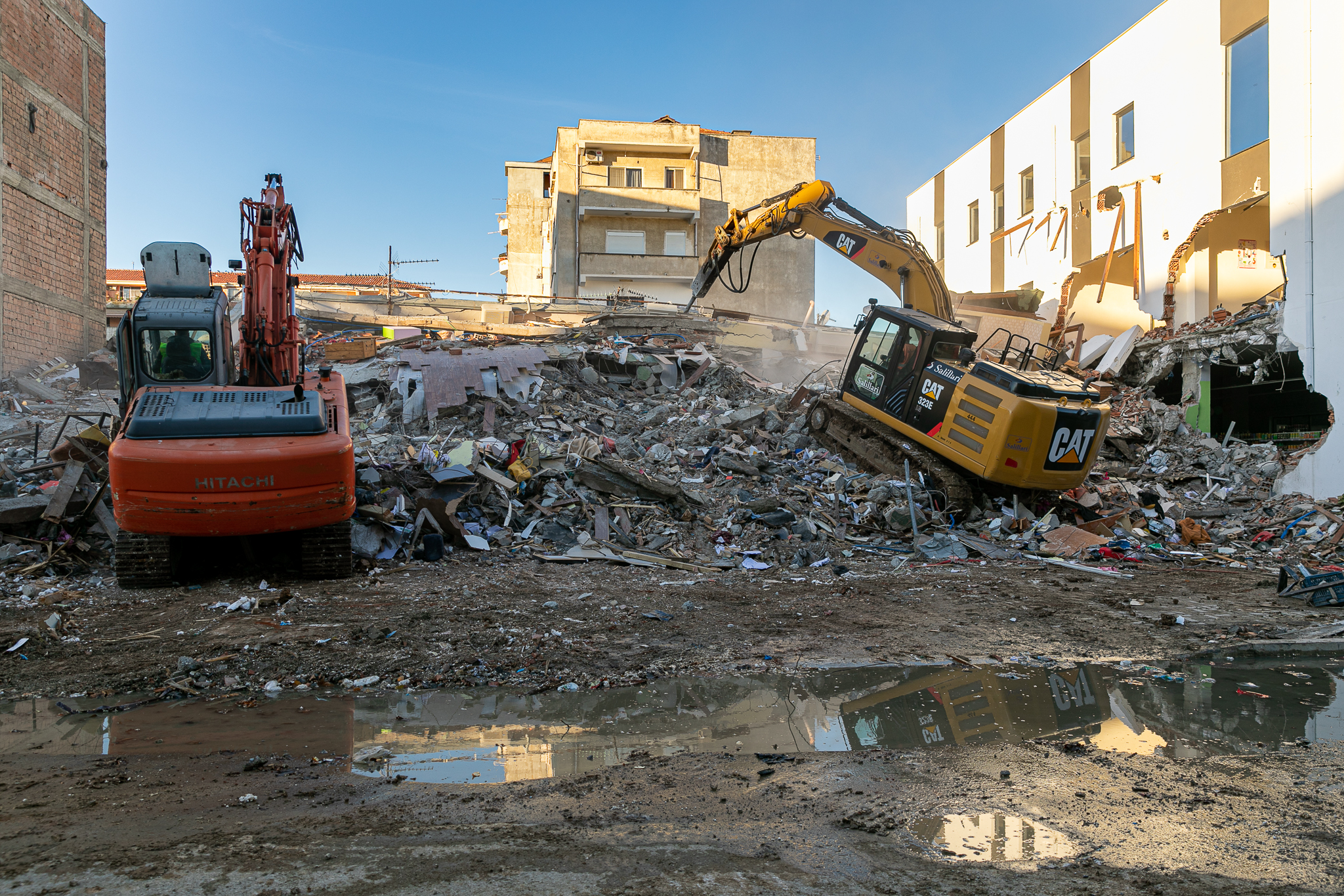 Jurnal de Albania. Viața de după cutremur: empatie și patriotism. Albanezii își reconstruiesc țara cu sufletele
