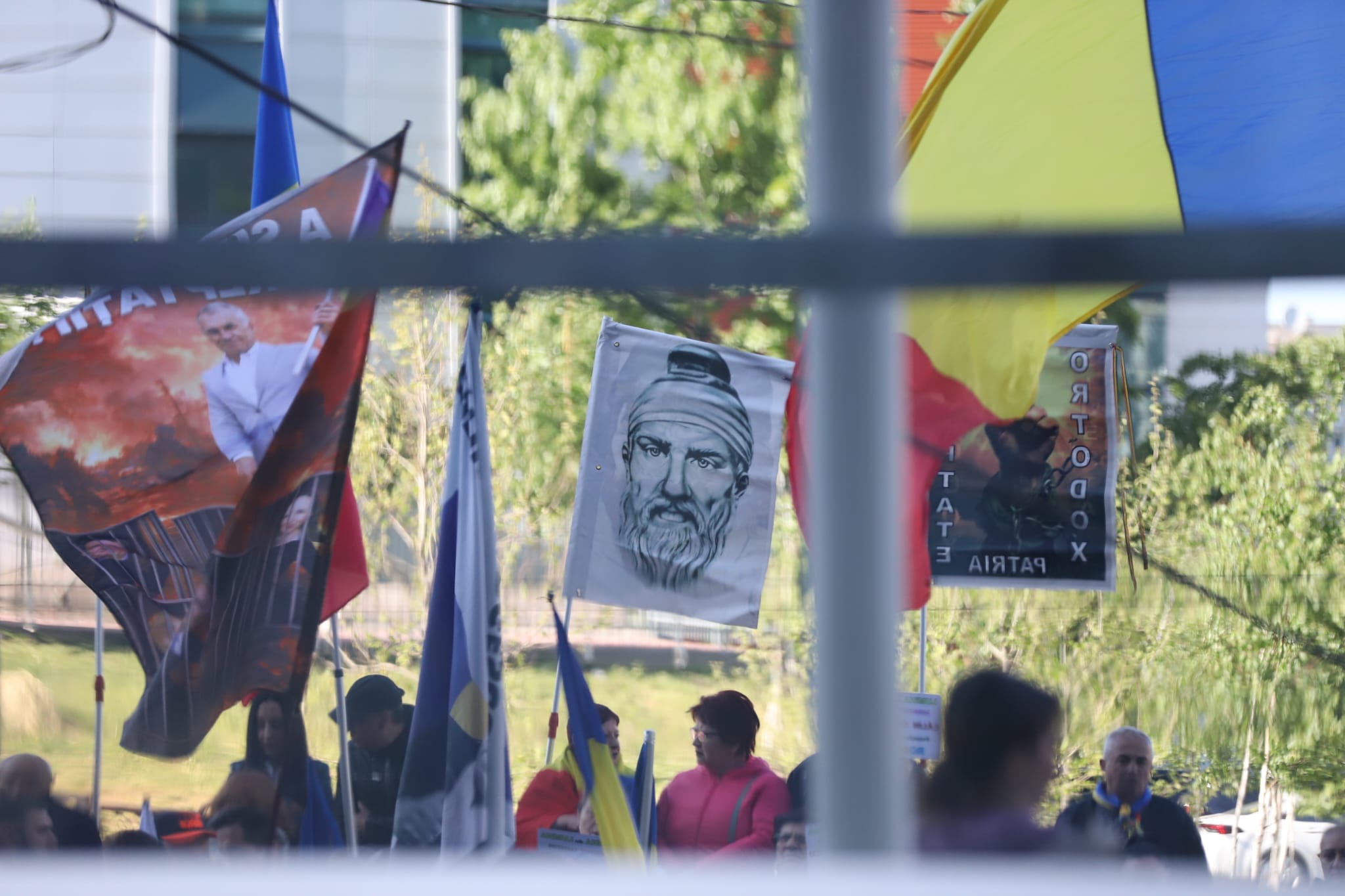 Călin Georgescu, din nou în fața instanței. Fostul candidat la prezidențiale află azi decizia ÎCCJ în dosarul tentativei loviturii de stat