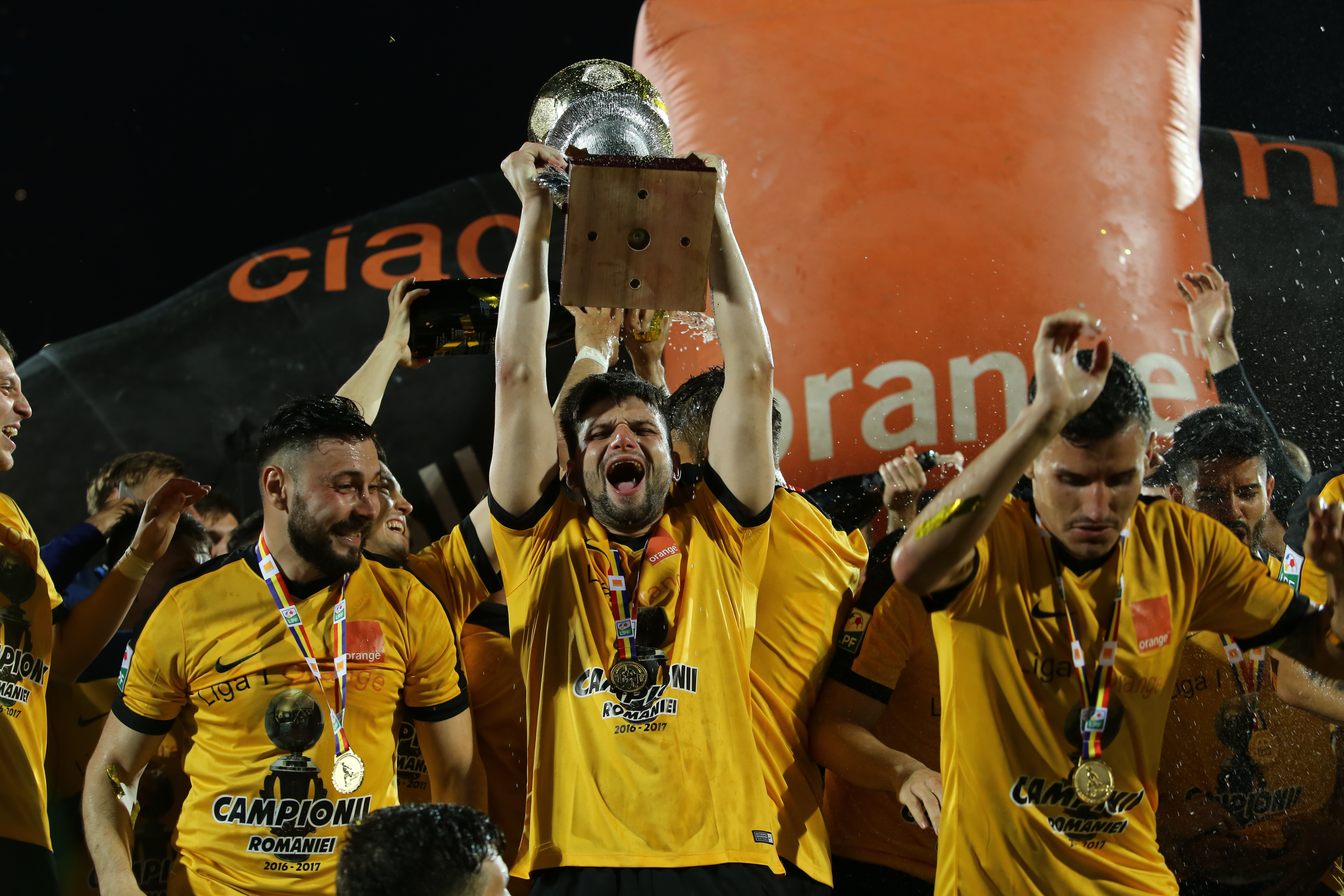 Liga 1, play-off, ultima etapă: Viitorul - CFR Cluj 1-0. Hagi va primi lovitura decisivă de la finul Becali: ”În 35 de zile, titlul va fi al nostru”! LIVE BLOG & GALERIE FOTO