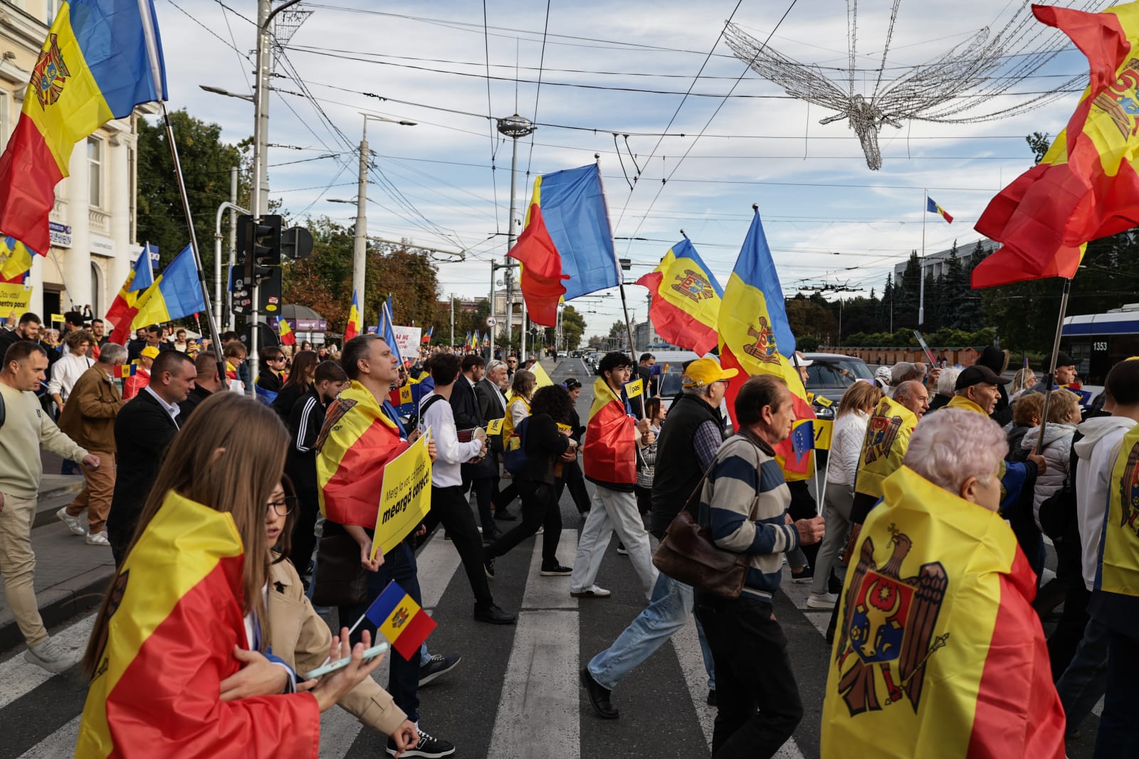 Marș pro UE și pro PAS la Chișinău: „Lumea rusă înseamnă război, UE înseamnă pace”