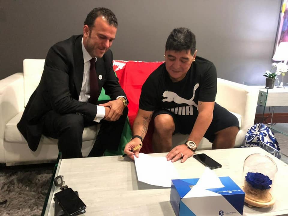 Diego Maradona, la Dinamo Brest. Va fi președintele clubului. Probabil, și antrenorul echipei