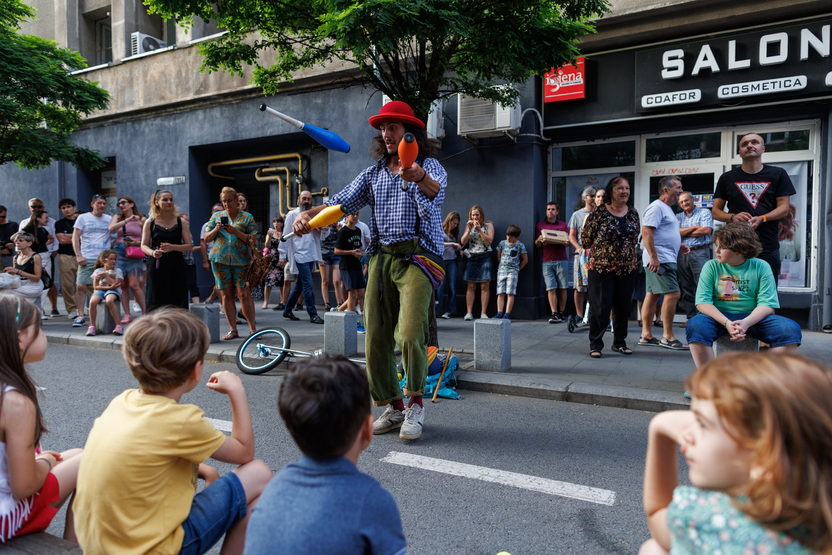 FOTOREPORTAJ. „B-Fit in the Street” în 50 de imagini. 200 de artişti din Spania, Franţa și Italia au făcut spectacol pe străzile din București