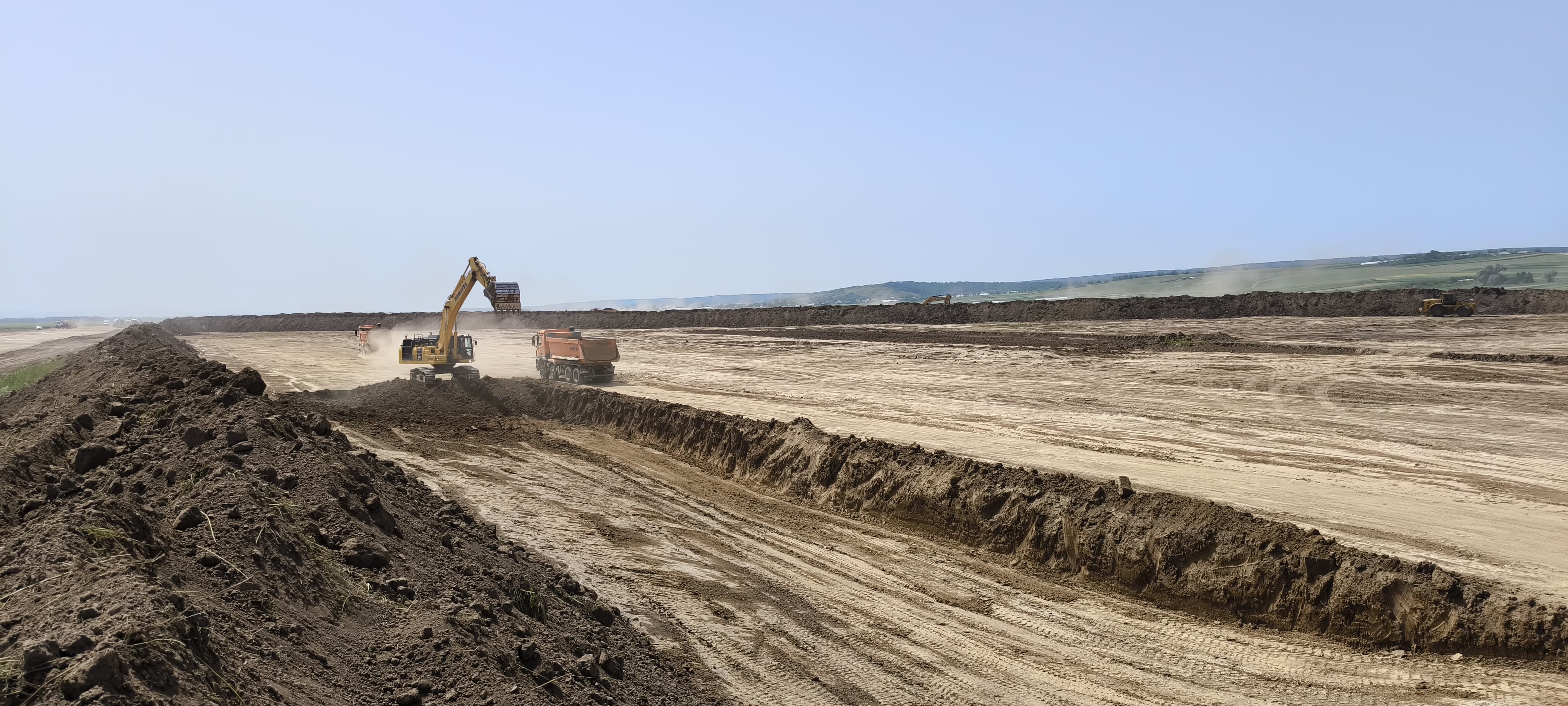 Stadiul lucrărilor la autostrăzile Moldovei. A7 ține pesimiștii în șah: „N-am văzut un utilaj pe dreapta, deși era sâmbătă”. Coșmarul birocratic de la A8