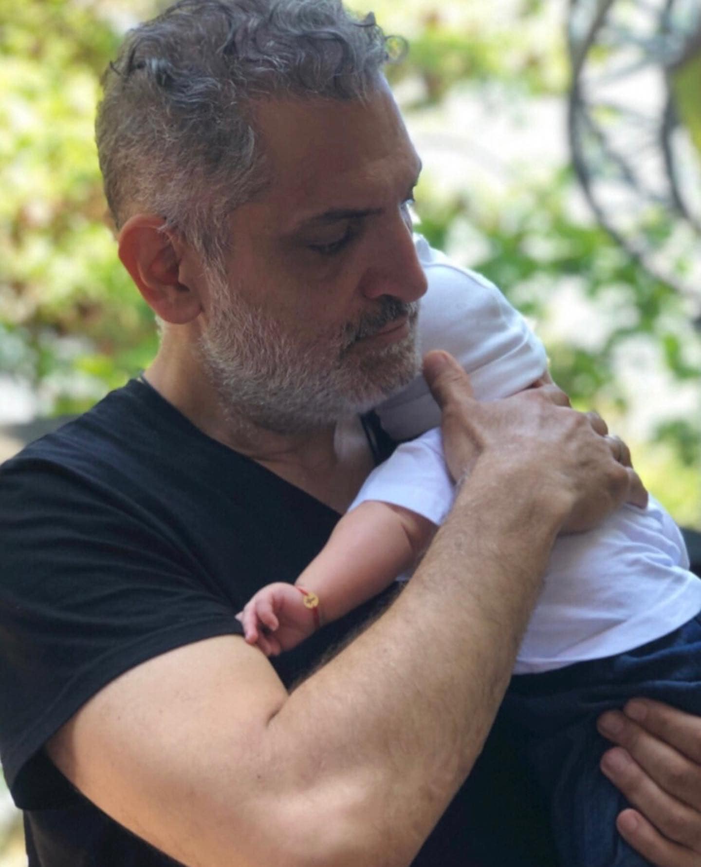 Iubita lui Damian Drăghici, despre implicarea artistului în viața băiețelului lor. „Nu am cum să suplinesc lipsa fizică”