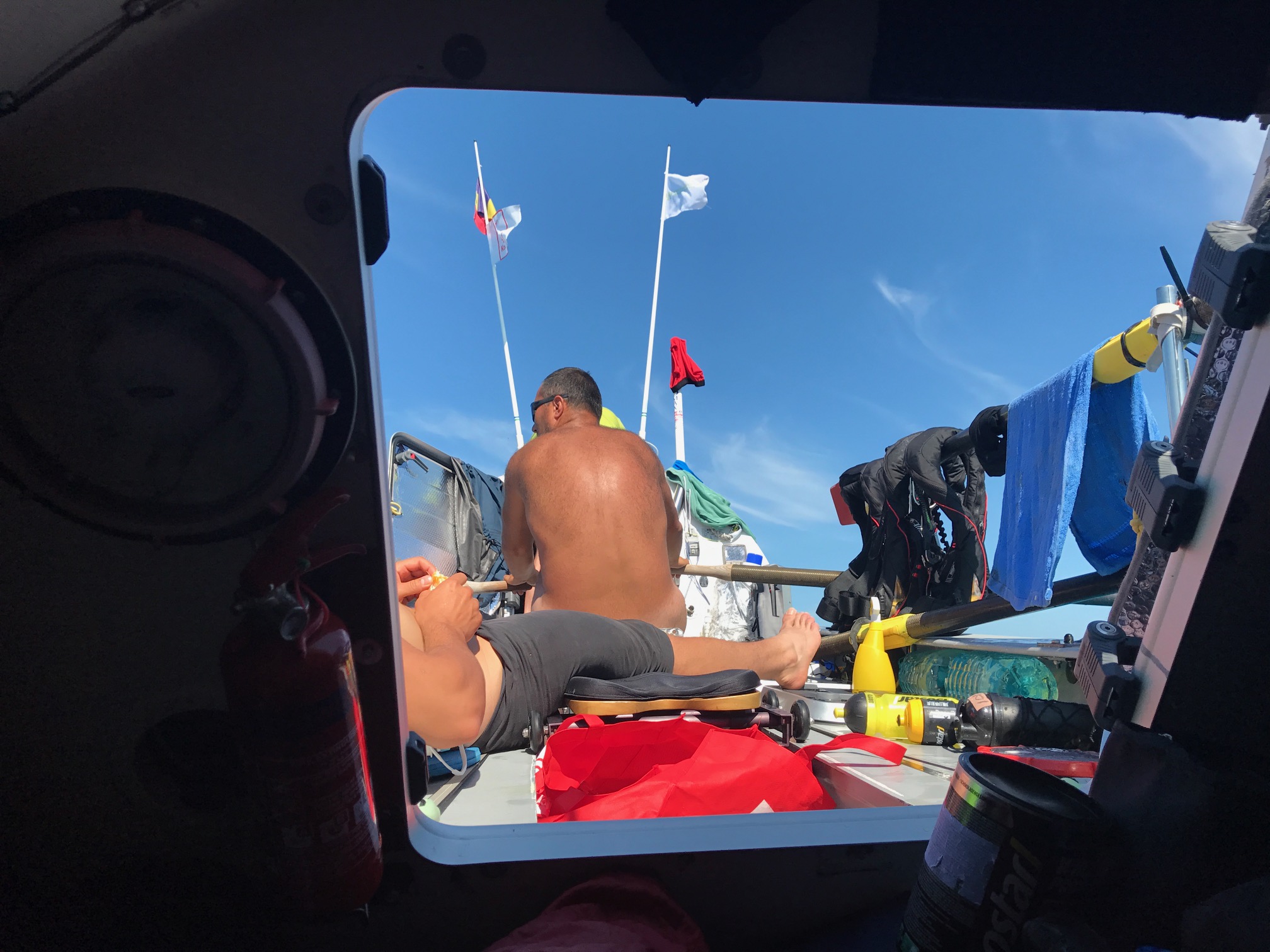 Românii care au stabilit recordul de traversare a Mării Negre țintesc acum traversarea Oceanului Atlantic cu o ambarcațiune cu vâsle. Eroii s-au întors acasă | FOTO