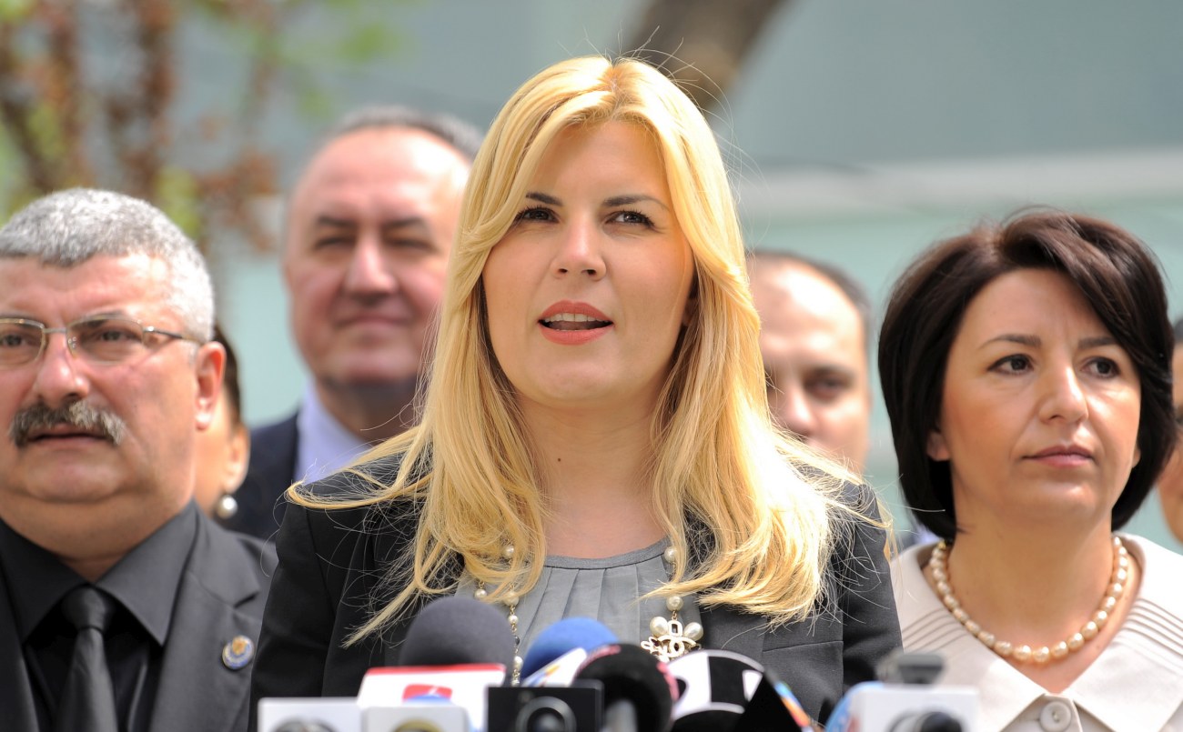 Cine e femeia care a așteptat-o pe Elena Udrea la ieșirea din închisoare. Au fost colege în perioada de detenție