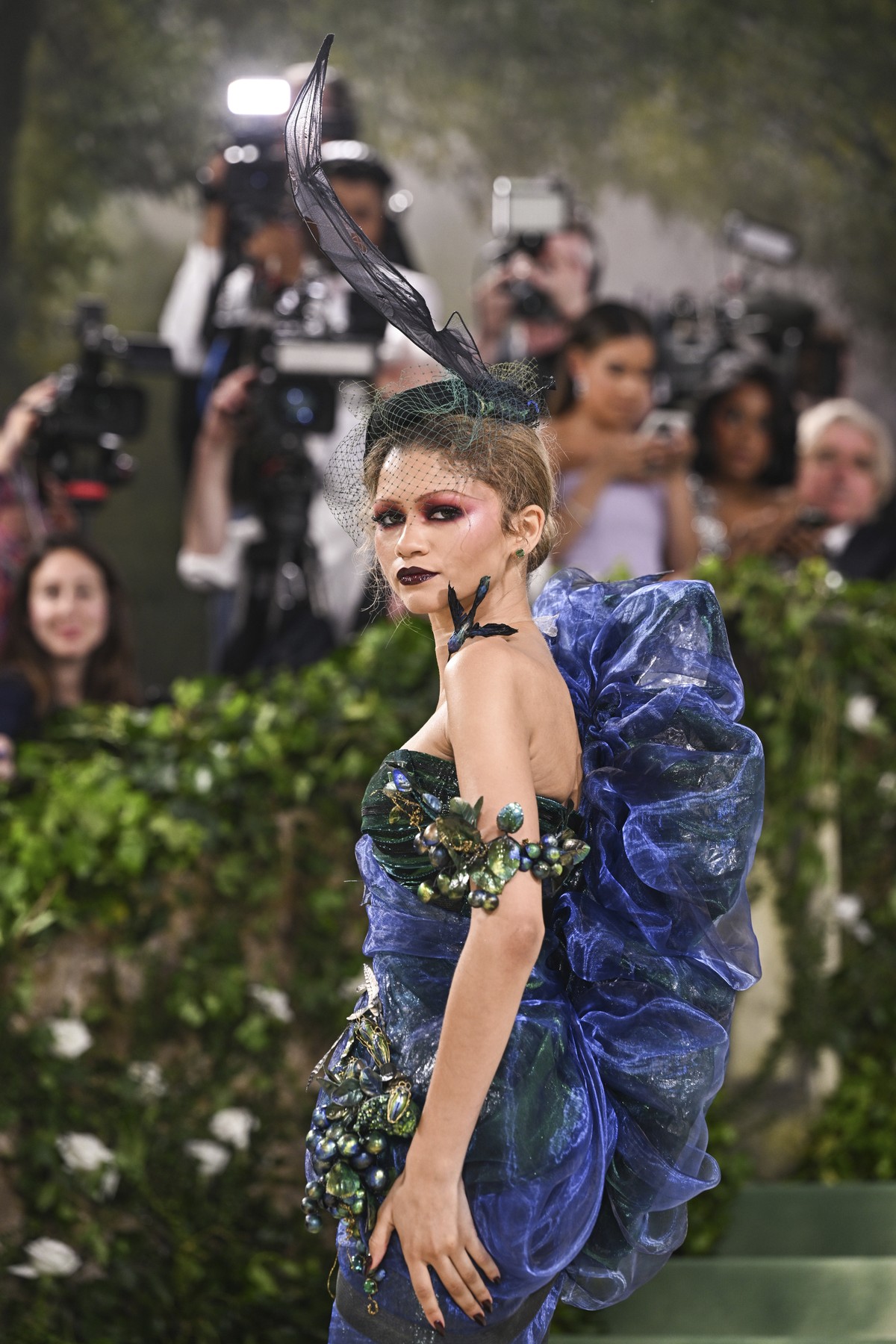 Zendaya a adus drama la Met Gala 2024. A schimbat două ținute, una dintre ele e creată în 1996, anul în care s-a născut