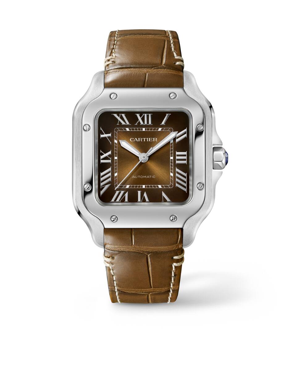 Cartier Santos-Dumont Das dunkelbraune Zifferblatt mit Sonnenschliff gibt dem Klassiker einen erdigen Touch Gelassenheit, insbesondere kombiniert mit einem farblich abgestimmten Leder- anstelle des üblichen Stahlarmbands. 6800 Fr.