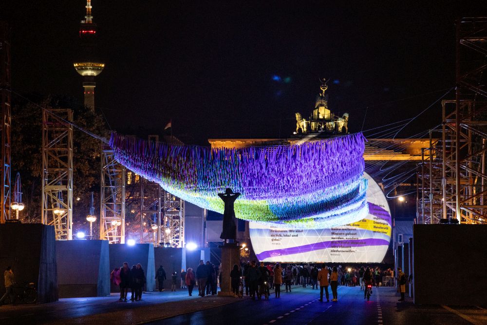 Germania marchează 30 ani de la căderea Zidului Berlinului. Atmosfera sumbră domină ceremoniile din capitala Germaniei