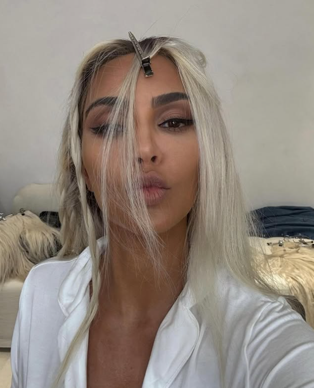 Cum își păstrează Jennifer Aniston și Kim Kardashian tenul impecabil. Secretele vedetelor de la Hollywood