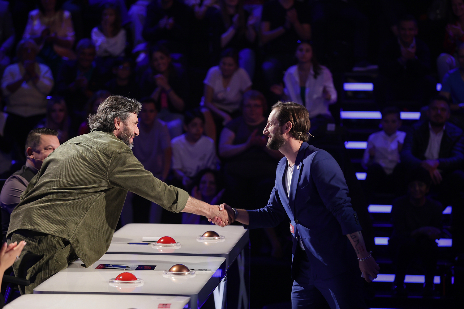 Andrei Gîrjob, tânărul care trăiește din magie și face un spectacol unic în România: „Se încheie cu tentativa de a depăși unul dintre recordurile lui David Copperfield”