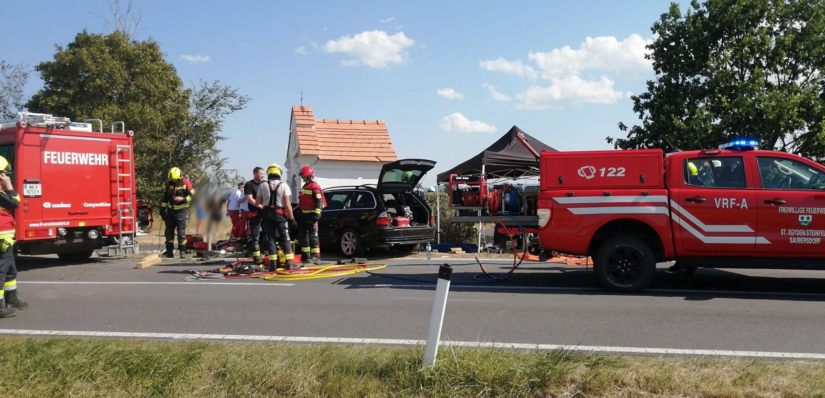 Român de 17 ani, mort pe scaunul din dreapta al unui BMW care a zburat într-o capelă, în Austria. Un român de 21 de ani, la volan