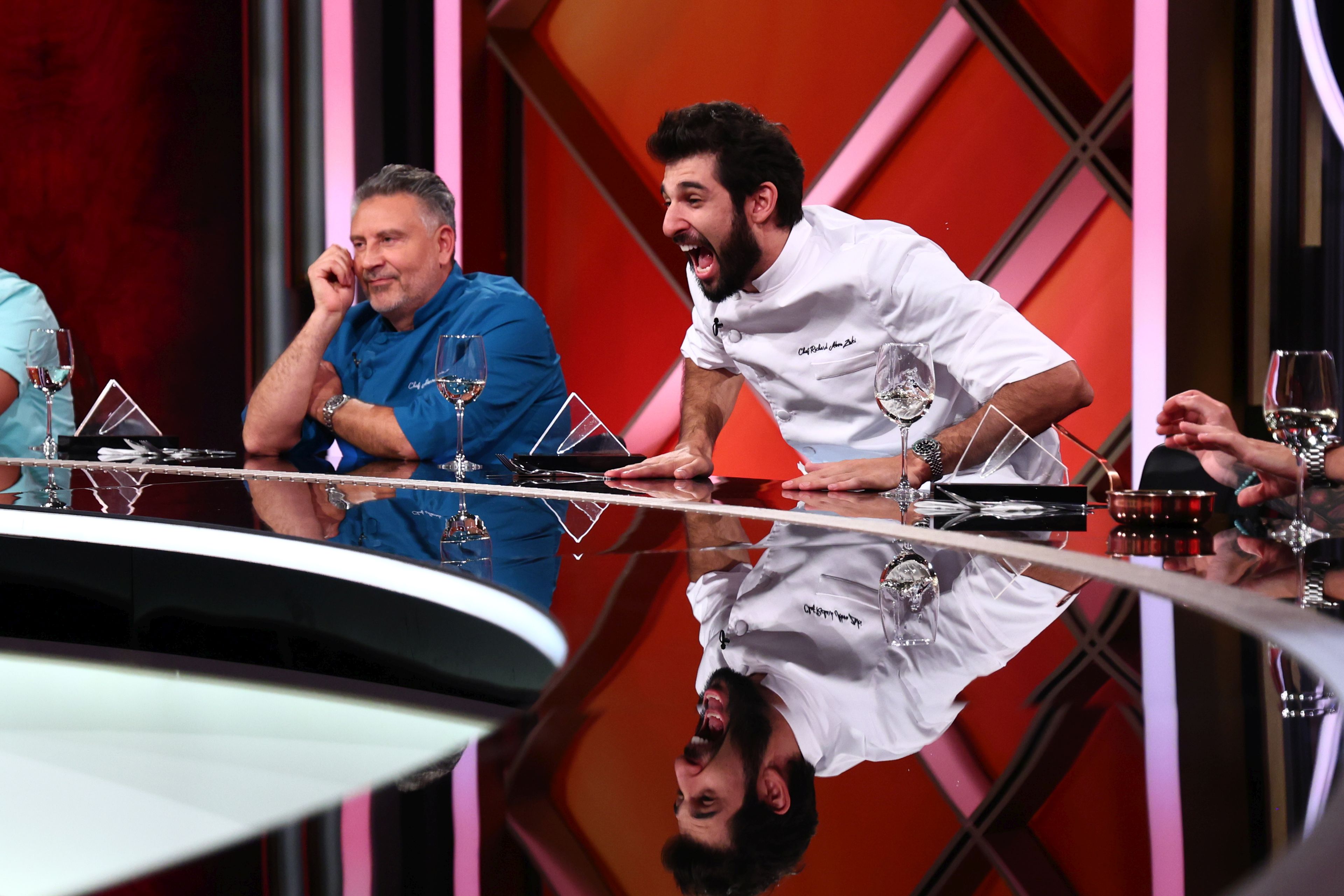 „Chefi la cuțite”, 4 martie 2026. Ce invitat special va oferi în această seară amuleta. „Ce-ar fi să tratăm făina ca pe făină și oul ca pe ou?!”