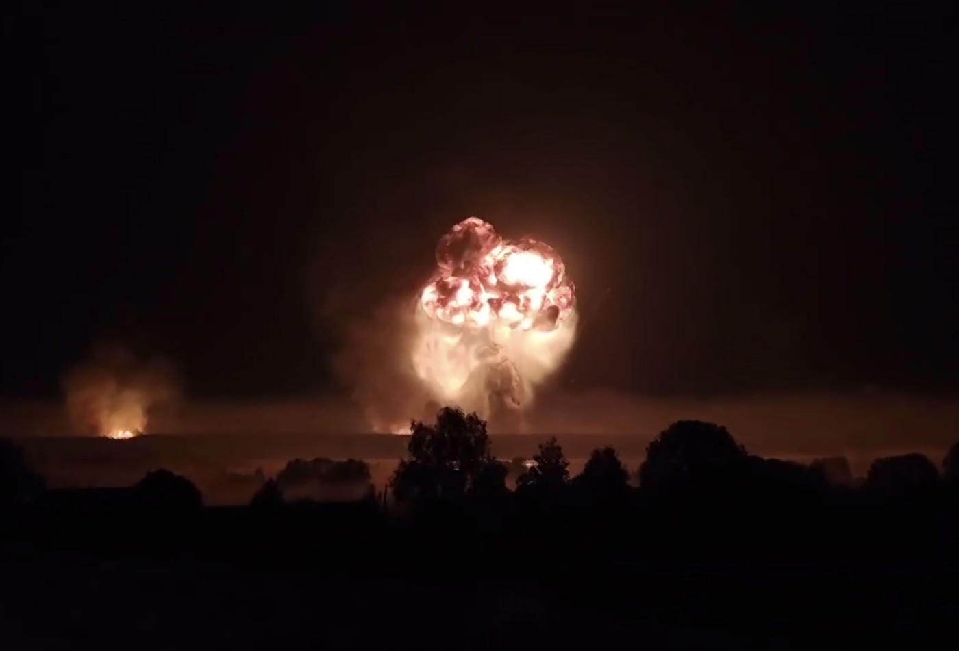 Cum arată acum depozitul rusesc de rachete care a mișcat seismografele când a explodat. Imagini din satelit