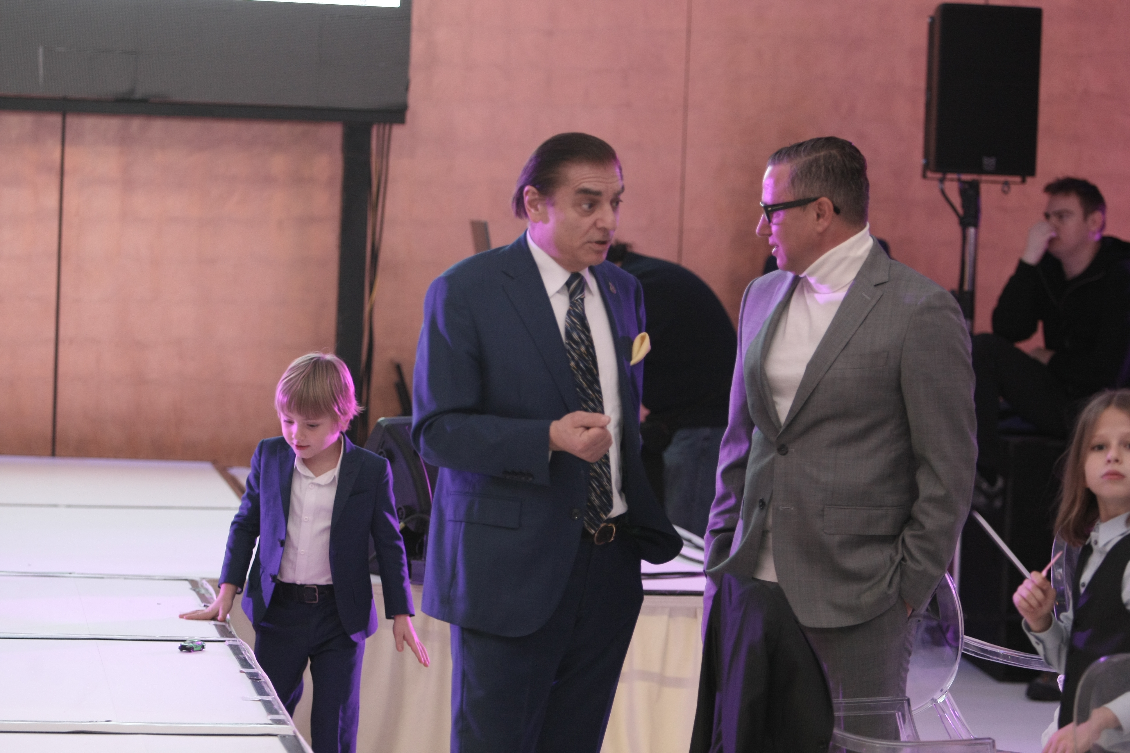 FOTO EXCLUSIV/ Nobil, nobil, dar tot copil! Prințul Carol Ferdinand a făcut ravagii la un eveniment monden