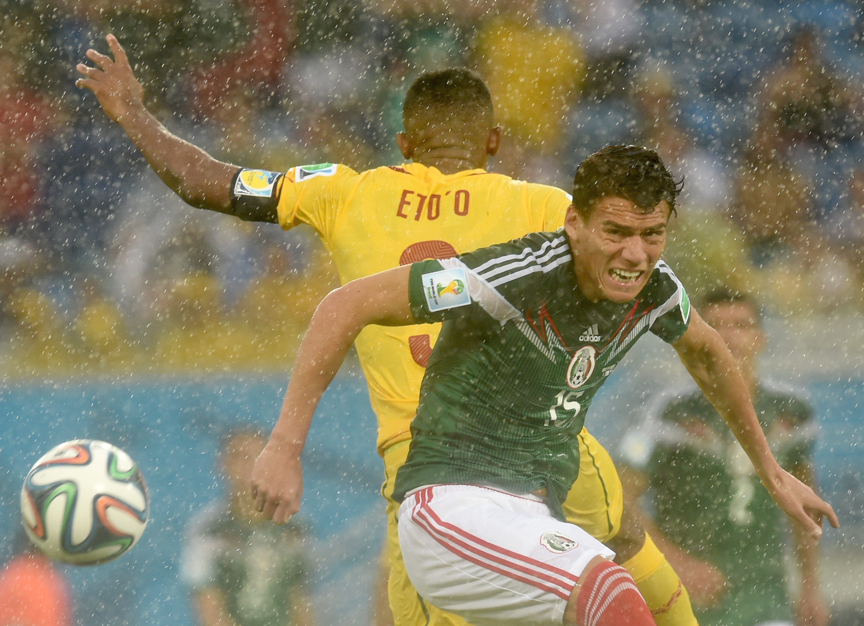 VIDEO / CM 2014: MEXIC - CAMERUN 1-0. Aztecilor li s-au anulat două goluri!