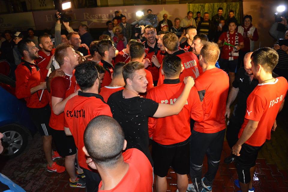 A început fiesta la Giurgiu! Prima reacție a lui Șumudică: ”Este extraordinar! Am practicat cel mai frumos fotbal” FOTO&VIDEO