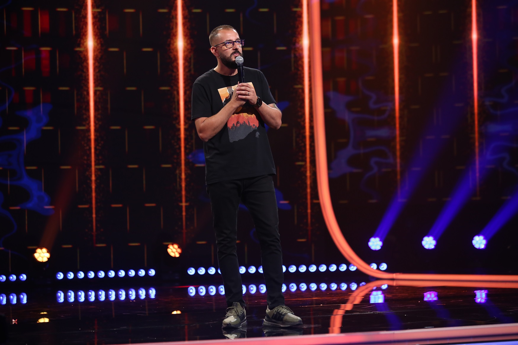 Gabriel Gherghe revine pe scena iUmor 2024, în ediția următoare. Cum reacționează Cheloo și Delia atunci când îl văd