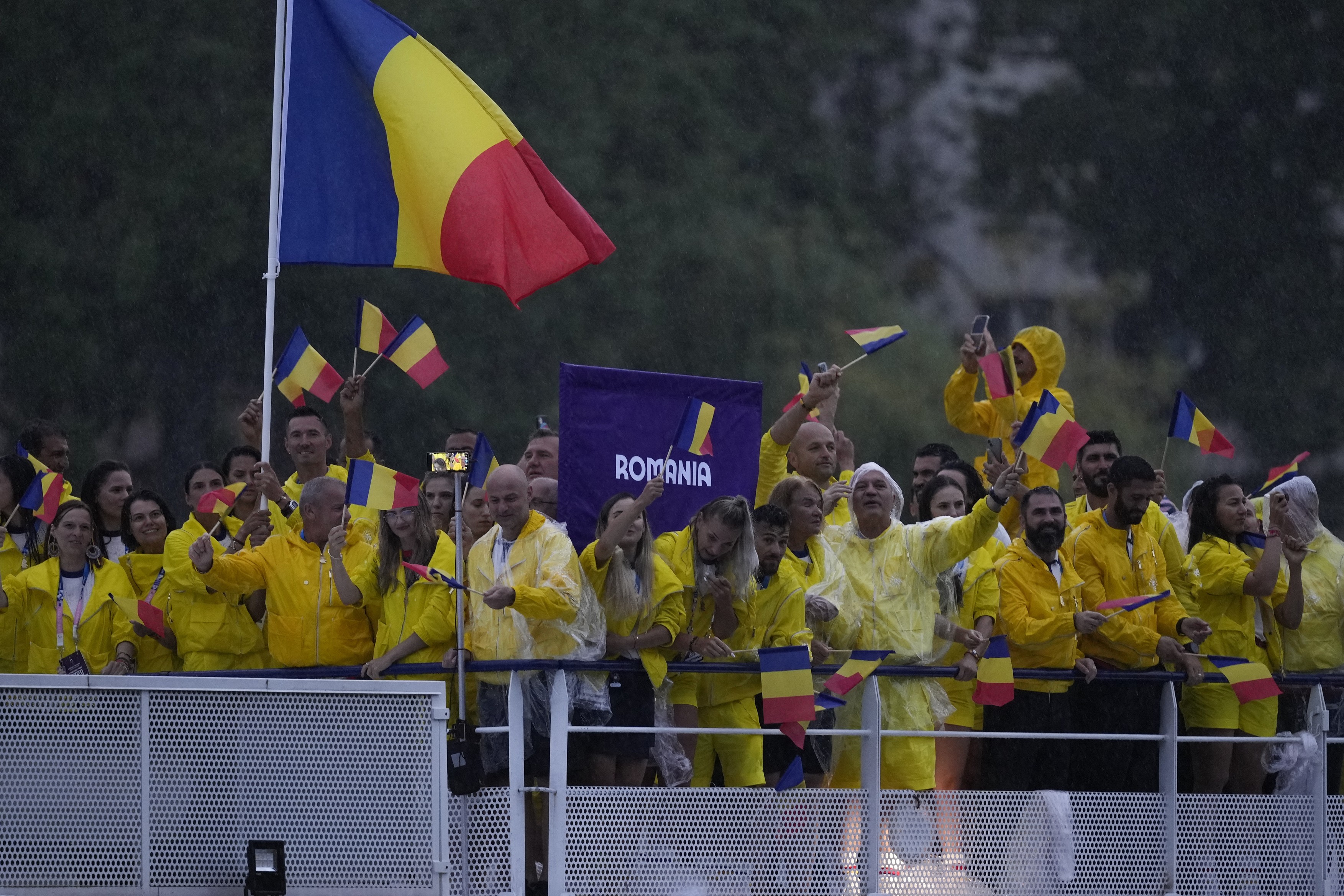Ceremonia de deschidere a Jocurilor Olimpice de la Paris 2024. Imagini spectaculoase din capitala Franței | VIDEO