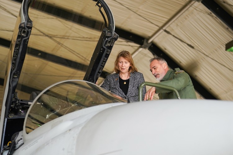 Ambasadoarea SUA în România, vizită la baza NATO de la Mihail Kogălniceanu