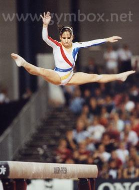 EXCLUSIV / O fostă campioană olimpică și mondială va părăsi definitiv România