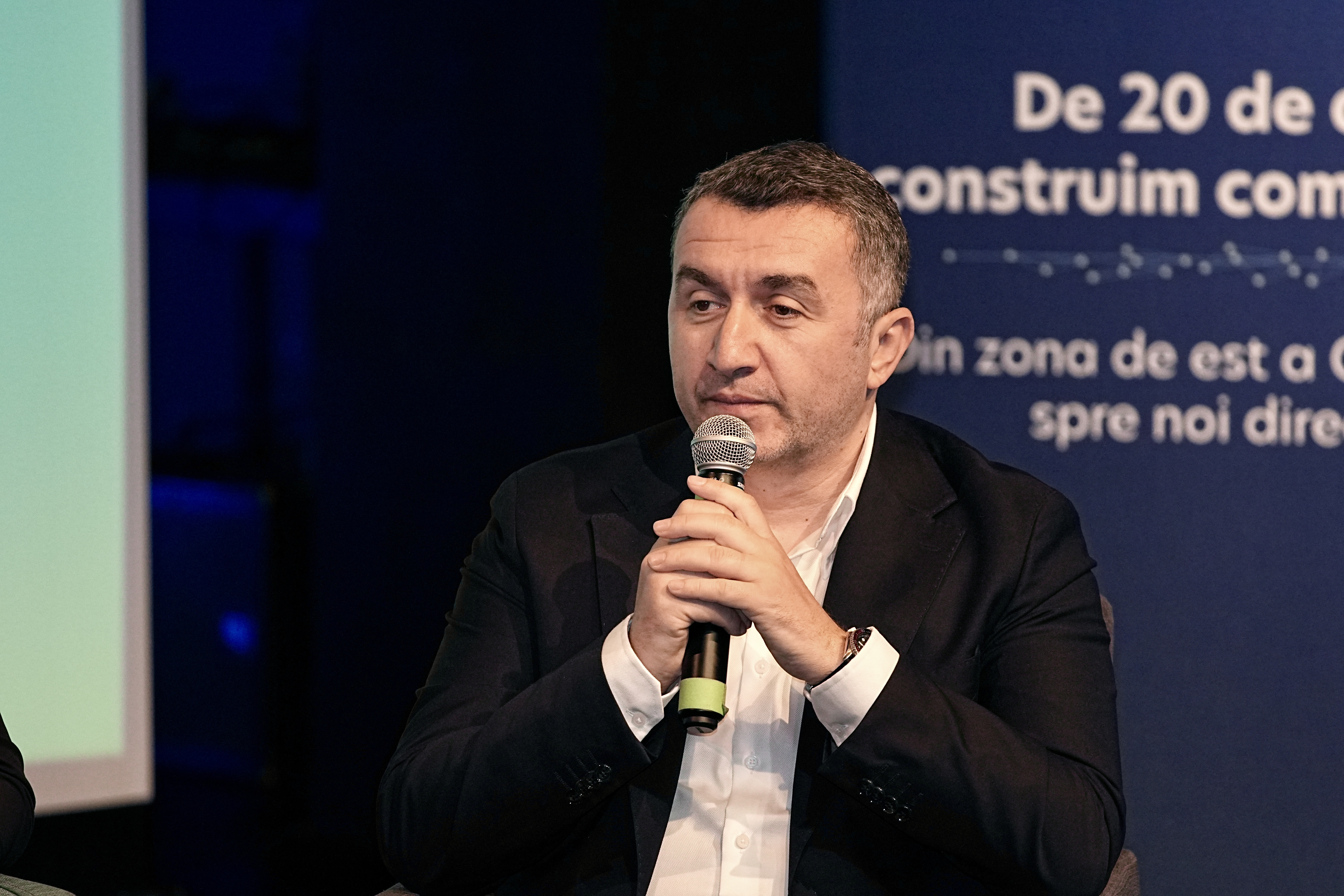 Care sunt cele mai mari probleme din București, din punctul de vedere al părinților. Aglomerația rutieră și siguranța pe străzi se află în top