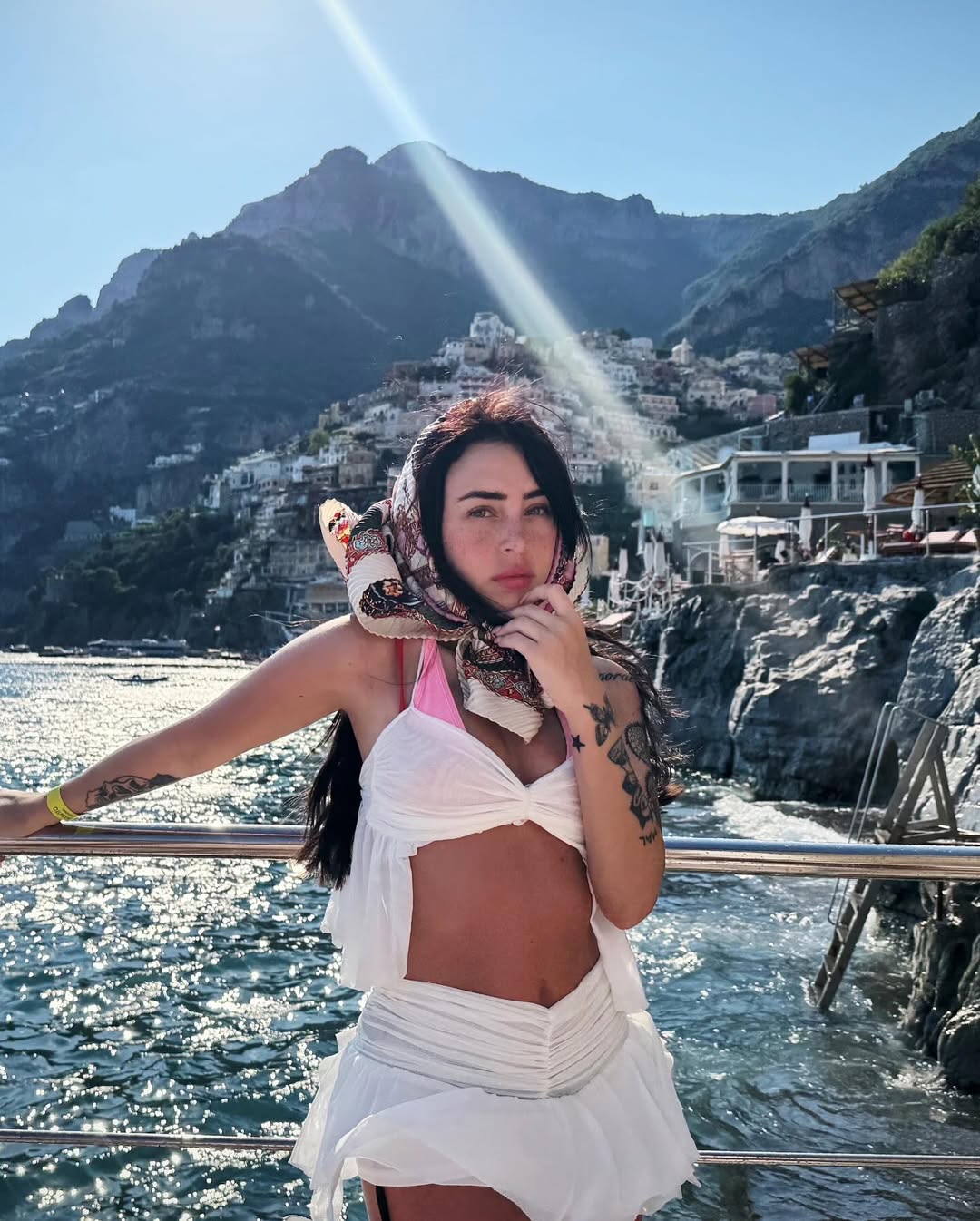 Cine e Nicki Nicole, tânăra pe care Lamine Yamal ar fi „agățat-o”. Au plecat împreună din club la ora 4.00 dimineața: El e cu șapte ani mai tânăr ca ea