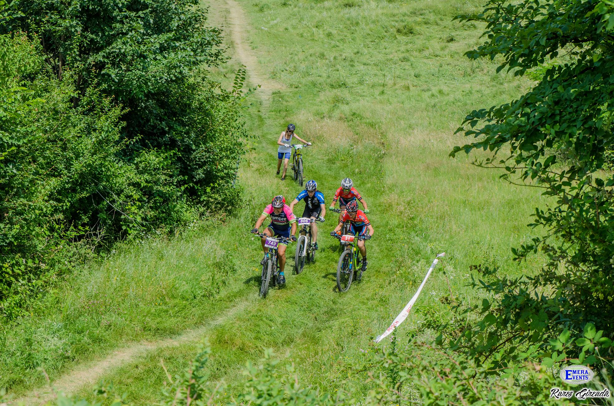 38 de curse pline adrenalină la concursul Livada cu Cireși. A cincea competiție din calendarul Riders Club a oferit o experiență frumoasă participanților / GALERIE FOTO