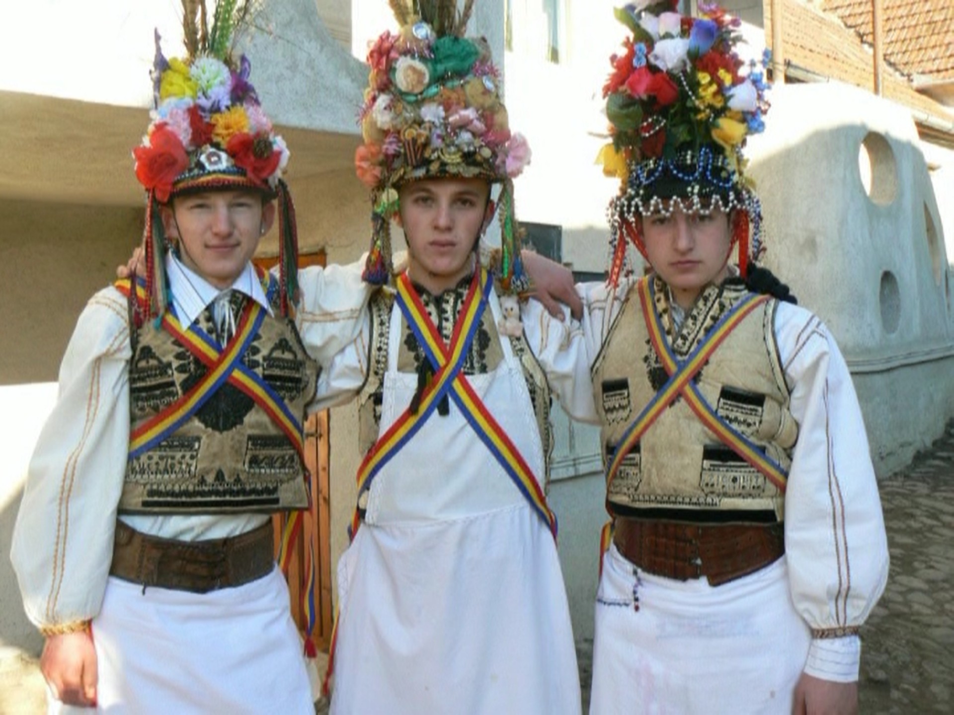 REPORTAJ/Tradiții în Ardeal: "Butea feciorilor", un obicei de Crăciun păstrat de sute de ani în judeţul Alba/FOTO