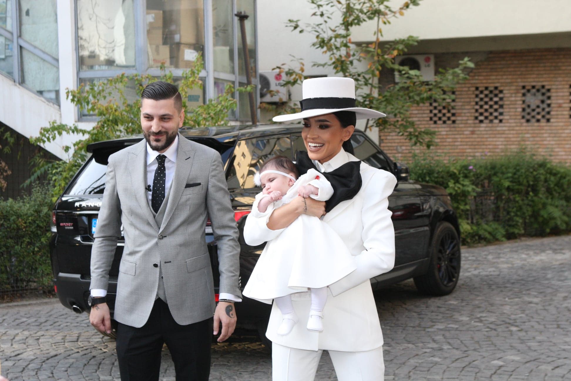 FOTO - Adelina Pestrițu și-a botezat fetița, pe Zenaida! Ce ținute a ales pentru marele eveniment