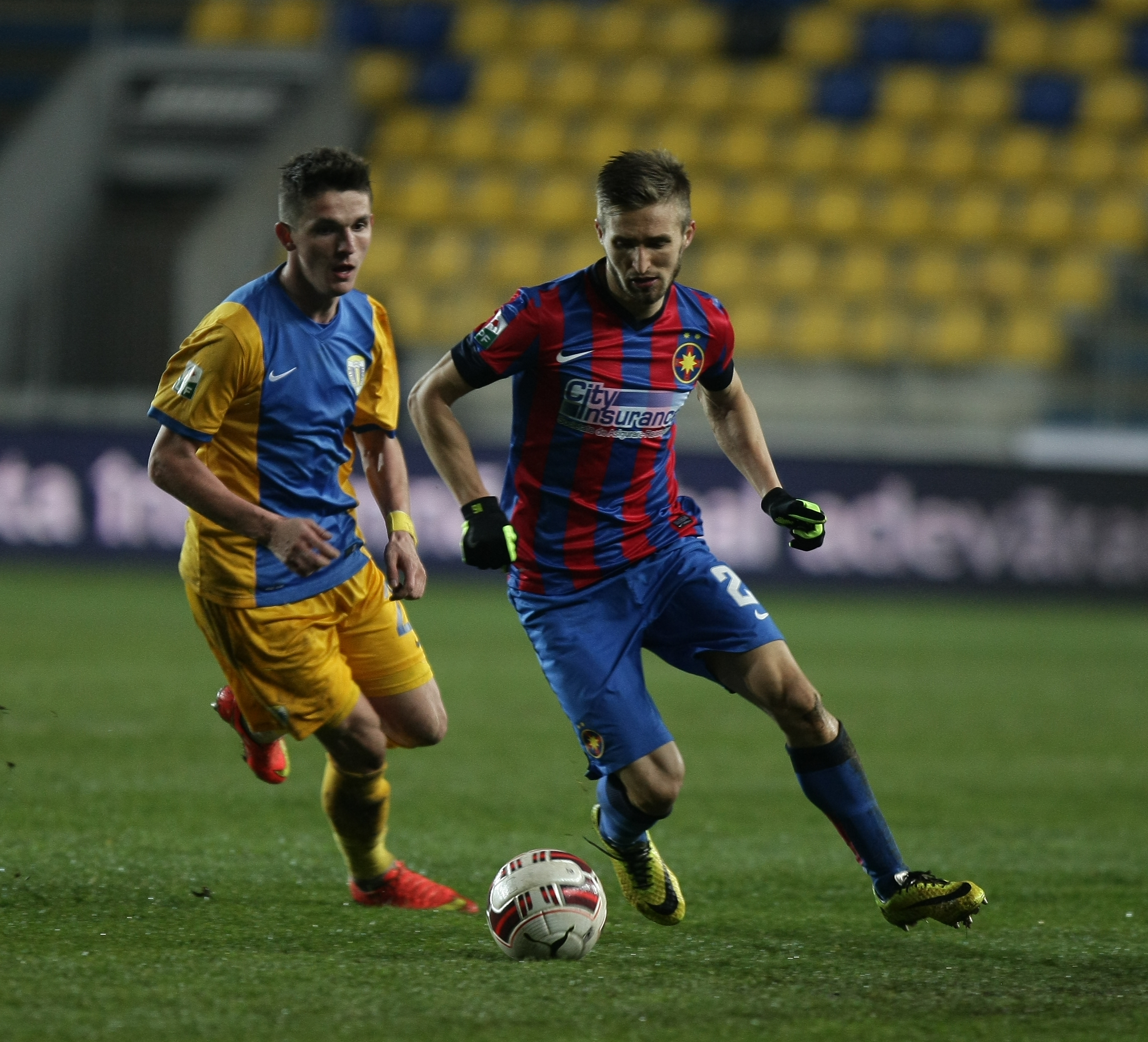Cupa României, semifinale: PETROLUL - STEAUA 1-1. Arbitru ComănesKO / VIDEO